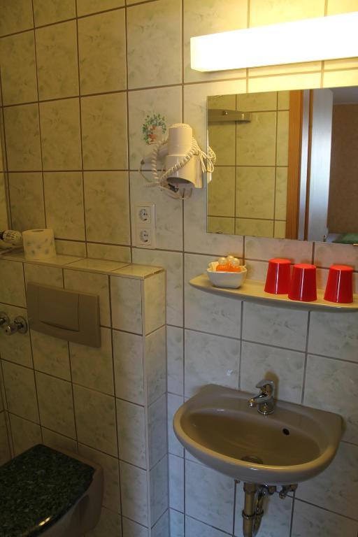 Gasthaus Zur Sonne Freiburg im Breisgau Kamer foto